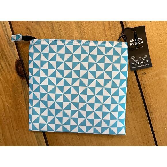 NWT! Scout Snack Attack Snack Bag. Too Pool for school! Re-usable. 7"x6.5" - Picture 2 of 2